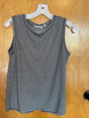 Athleta Women's Grey & White Striped Sleeveless Tank Top